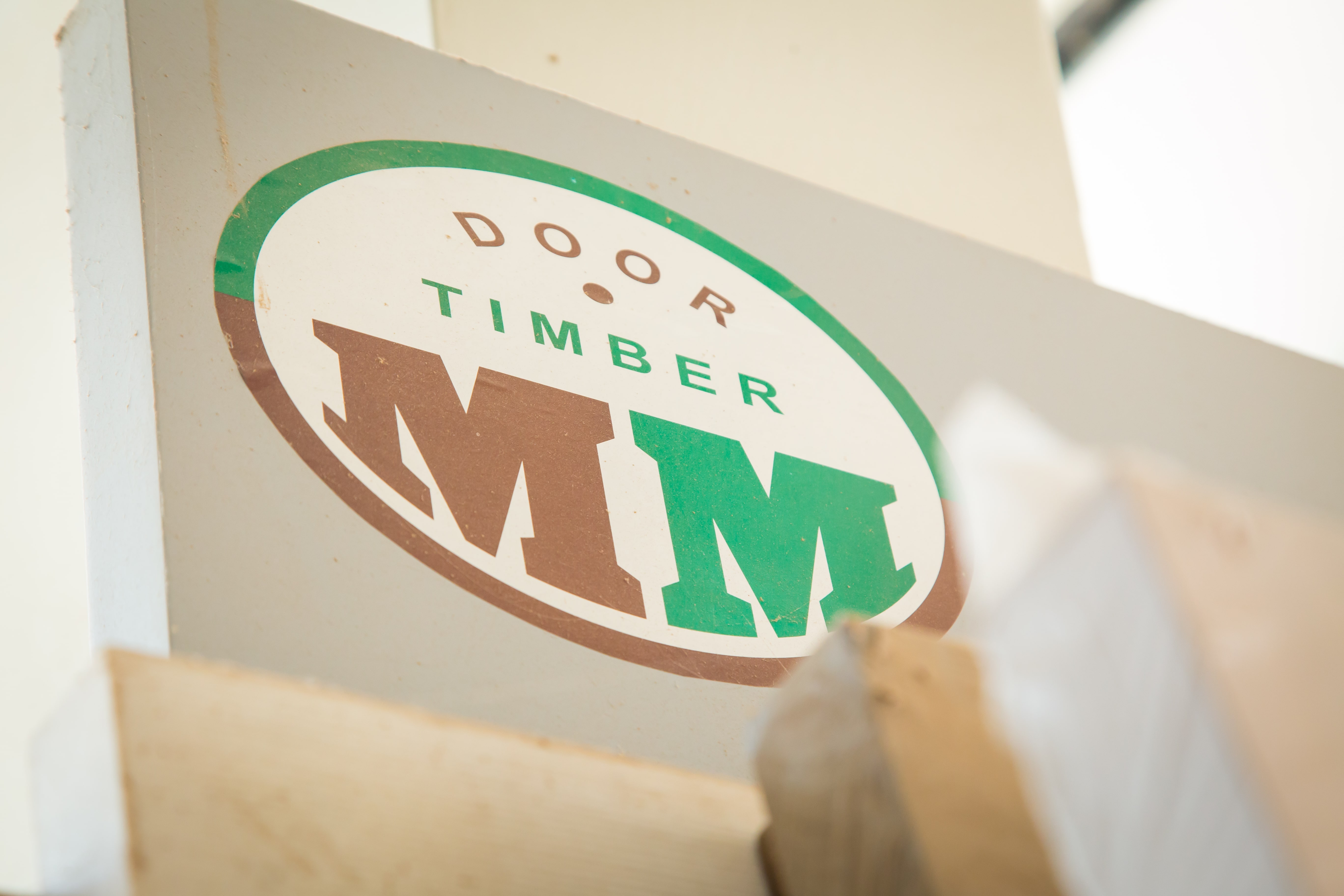 mm door logo