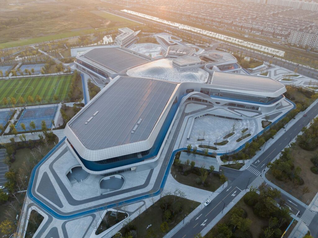 Tongxiang National Fitness Center and Li Ning Sports Park / PT ...