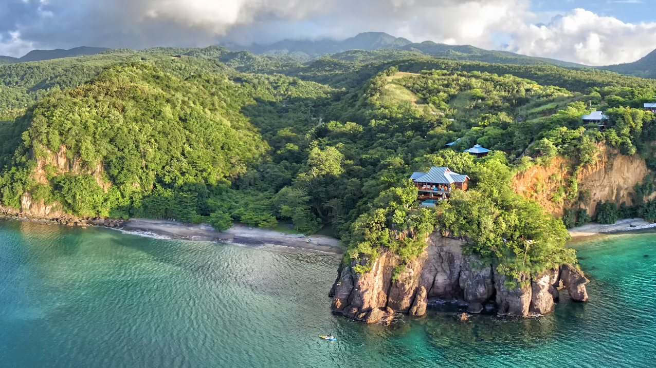 Retreating Cliffs 10 Stunning Clifftop Retreats Around the World | Designspeak Asia