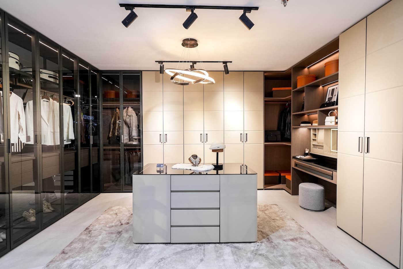 28_CBD_04_products_customization