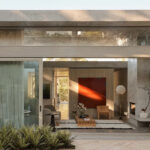 A sculptural house co-created by an artist and an architect