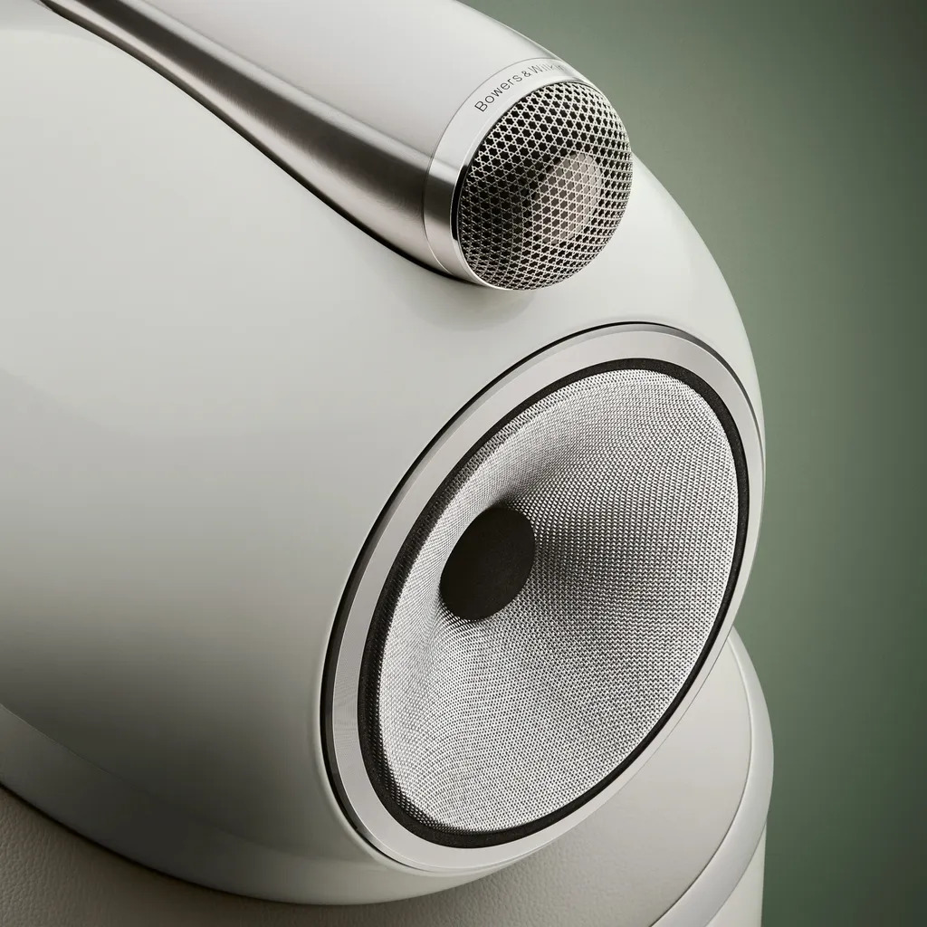 Bowers & Wilkins 801 D5 in Warm White