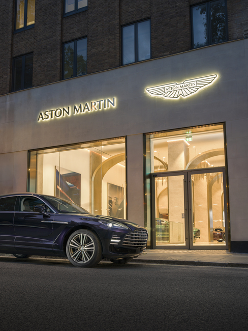 Aston Martin_Q London_1 (1)
